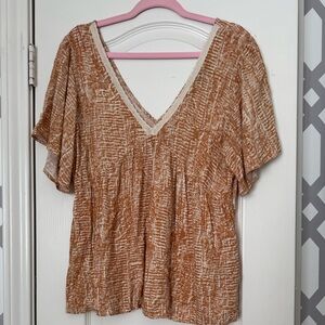 Women’s low cut top